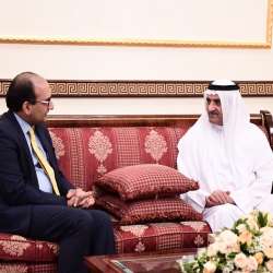حاكم الفجيرة يستقبل عددا من السفراء والقناصل