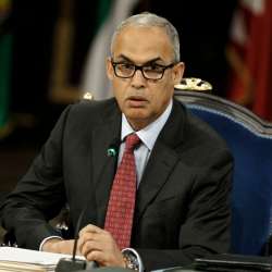 رشيد محمد المعراج محافظ مصرف البحرين المركزي