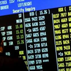 مؤشر الأسهم البريطانية يغلق على انخفاض