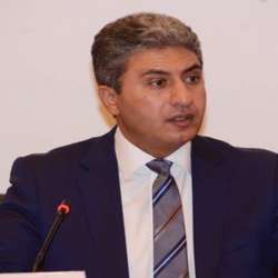 وزير الطيران المصري شريف فتحى 
