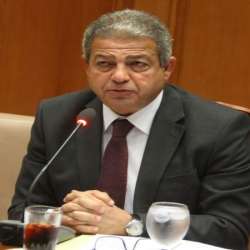 المهندس خالد عبد العزيز وزير الشباب والرياضة المصرى