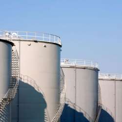 تخزين النفط الخام