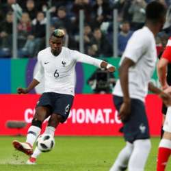 بوجبا يحرز الهدف الثاني لمنتخب فرنسا خلال مباراة ودية امام روسيا في سان بطرسبرج 