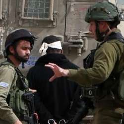 الاحتلال الإسرائيلي يعتقل 13 فلسطينيًا في الضفة