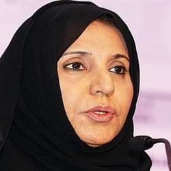 الشيخة فاطمة بنت مبارك رئيسة الاتحاد النسائي