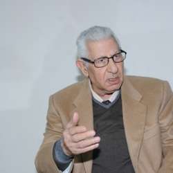 مكرم محمد أحمد 
