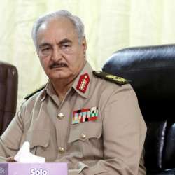  قائد الجيش الوطني الليبي خليفة حفتر