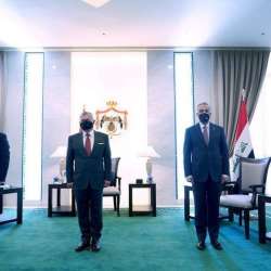 القمة الثلاثية