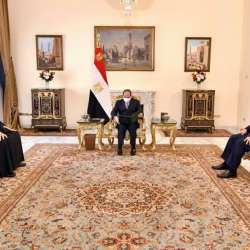 السيسي يقرأ رسالة سلمان