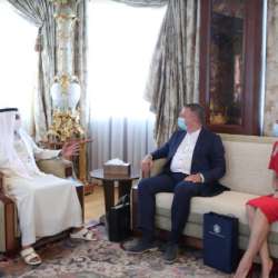 اللقاء