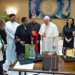 تسليم الجائزة