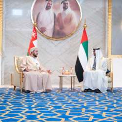 محمد بن زايد والممثل الخاص لسلطان عُمان