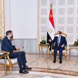 السيسي ورئيس بيتروليوم