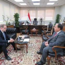 وزير المالية والسفير البريطاني