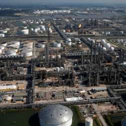 مجمع للبتروكيماويات  