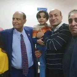 الطفل شنودة مع أسرته