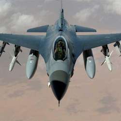 طائرة f16