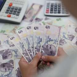 أوراق بنكنوت تركية من فئة الـ 5 ليرات