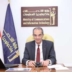 وزير الاتصالات المصري
