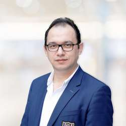 الكاتب الصجفي محمد منير