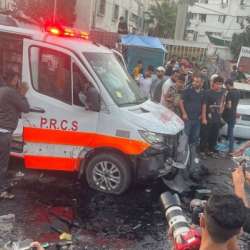 سيارة الإسعاف التي قصفها الاحتلال