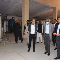 Caretake CM visits inoperative RO plant at Islamkot