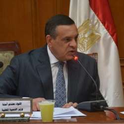 اللواء هشام آمنة وزير التنمية المحلية