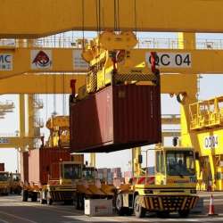 نمو اقتصاد قطر يتباطأ مع تراجع قطاع النفط