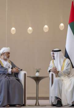 UAE President receives Sultan of Oman 