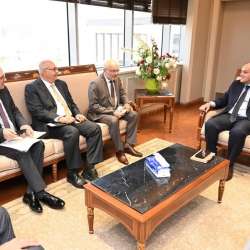 لقاء وزير الصناعة مع جنرال موتورز