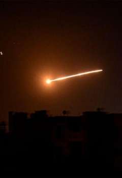 غارة جوية إسرائيلية في سماء دمشق ليلا