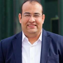العالم/ محمد ثروت