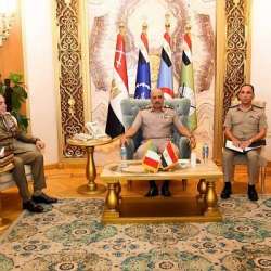 لقاء رئيس الأركان المصري والقائد الإيطالي