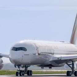 طيران الإمارات تتسلم أولى طائراتها الـ«إيرباص A350»