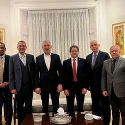 المجلس المصري مع القنصل محمد أبو الخير