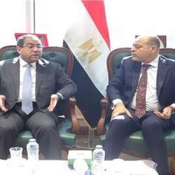 وزير العمل ورئيس المركزي للتنظيم والإدارة