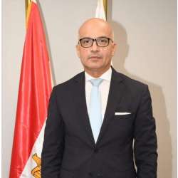 ا.د محمد ضياء زين العابدين رئيس جامعة عين شمس