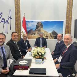 اجتماع وزير السياحة مع الجمعية التركية