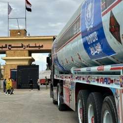 شاحنات مساعدات تدخل غزة عبر معبر رفح