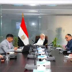 اجتماع وزيرة البيئة والشركة الصينية