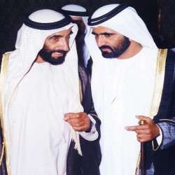 محمد بن راشد والمؤسس الشيخ زايد بن سلطان