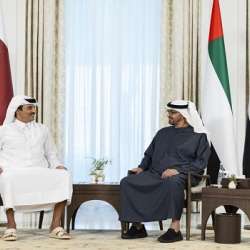 محمد بن زايد يستقبل أمير قطر
