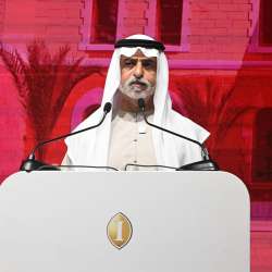 Nahyan bin Mubarak attends AUB's annual gala dinner 