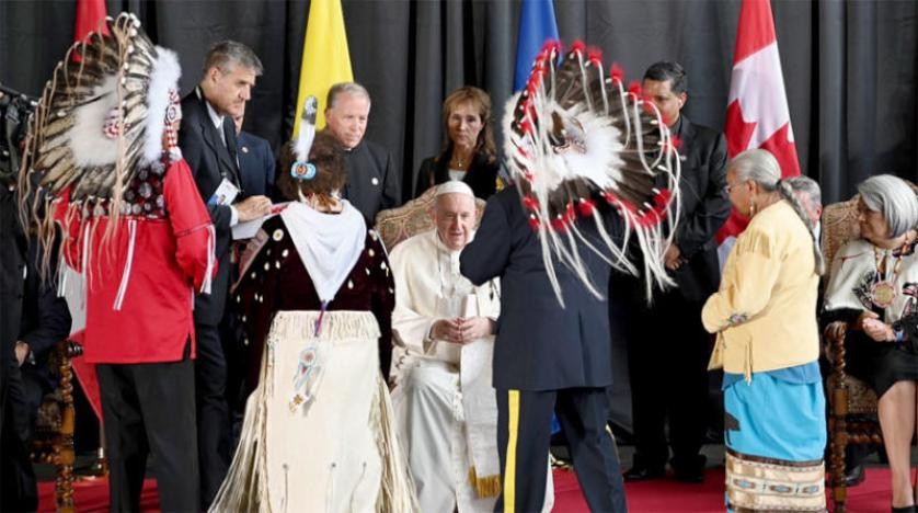 بابا الفاتيكان والسكان الأصليين