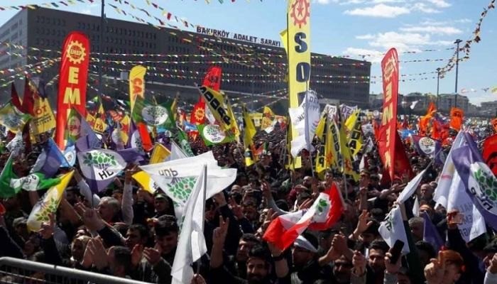 تجمعات كردية حاشدة ببكير كوي بالشطر الاوروبي من إسطنبول