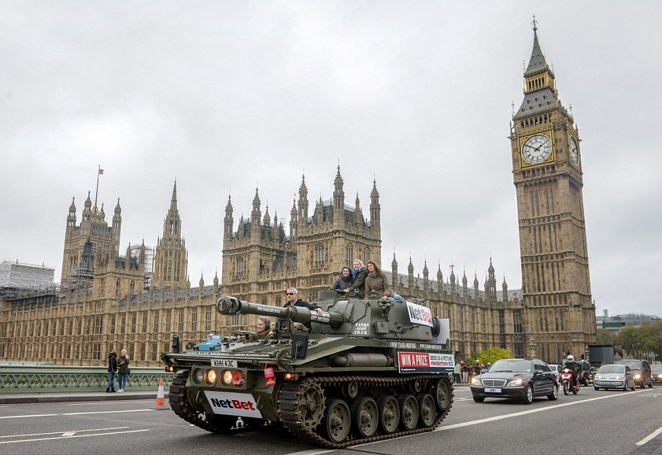 دبابات في لندن