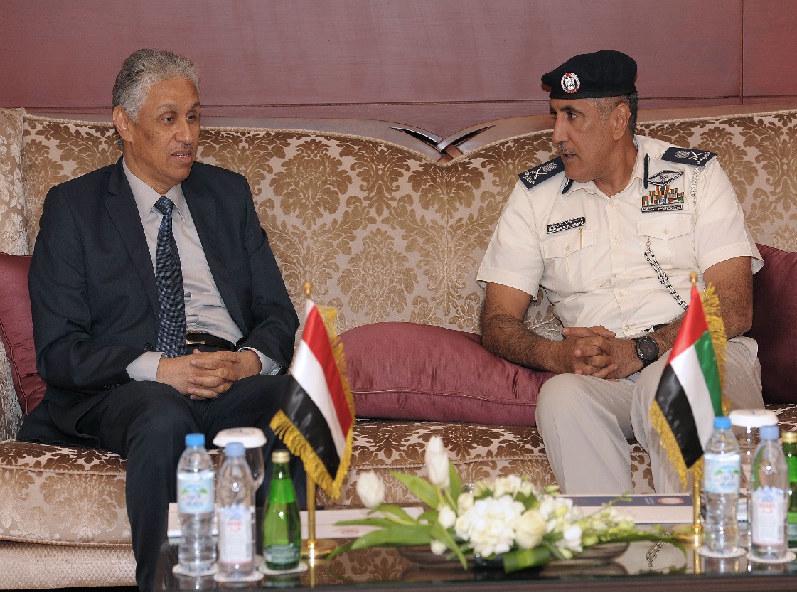القائد العام لشرطة أبوظبي والسفير اليمني