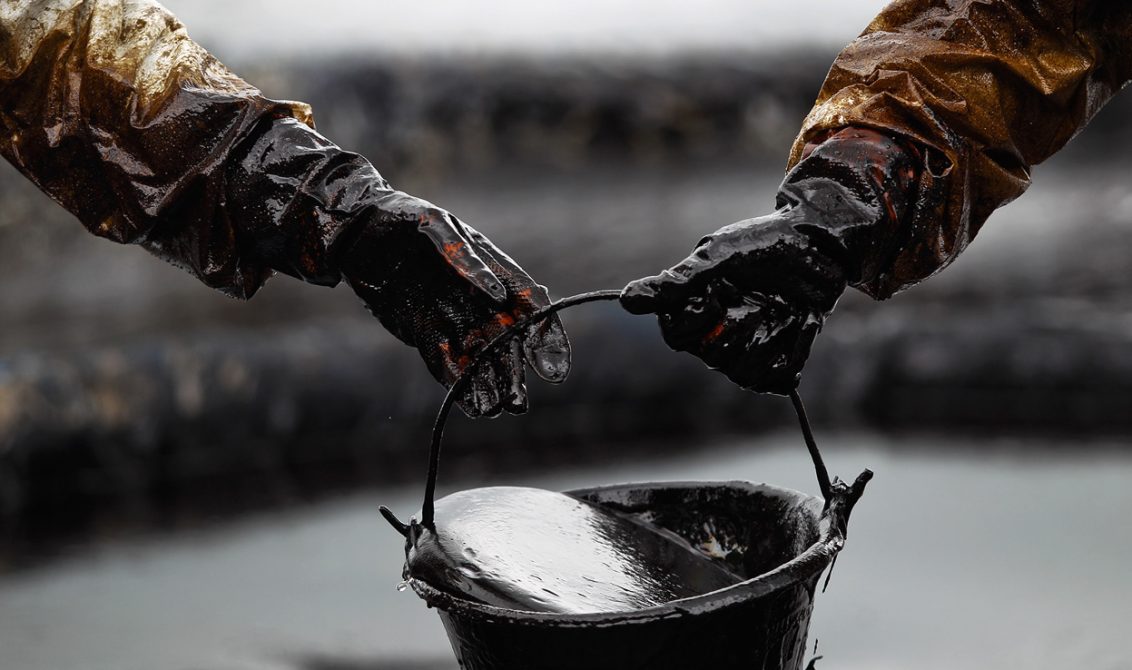 النفط ينهي العام بمكاسب 
