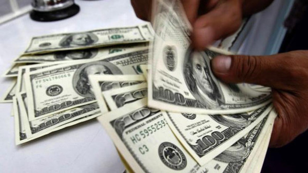 مصر تثبت الدولار الجمركي عند 16 جنيها في يناير