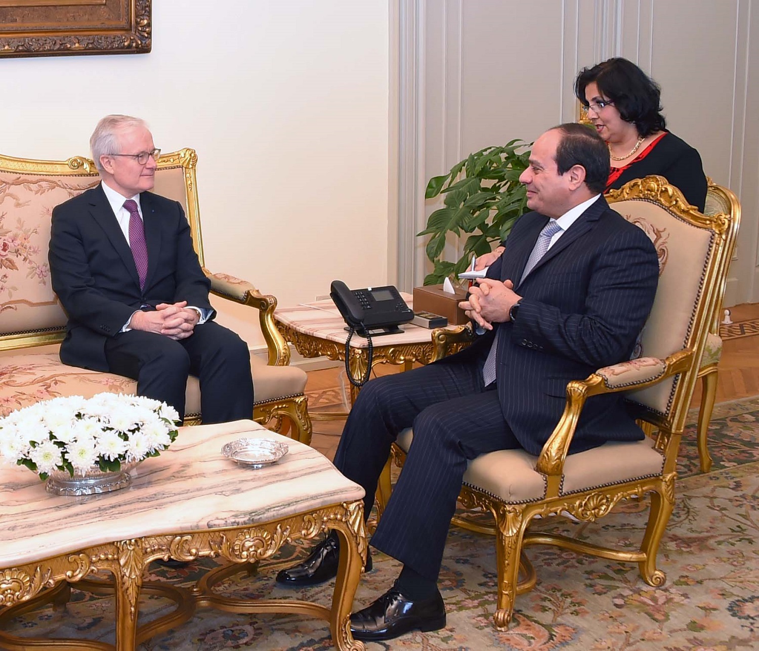 الرئيس المصرى يستقبل رئيس الاستخبارات الفرنسية 